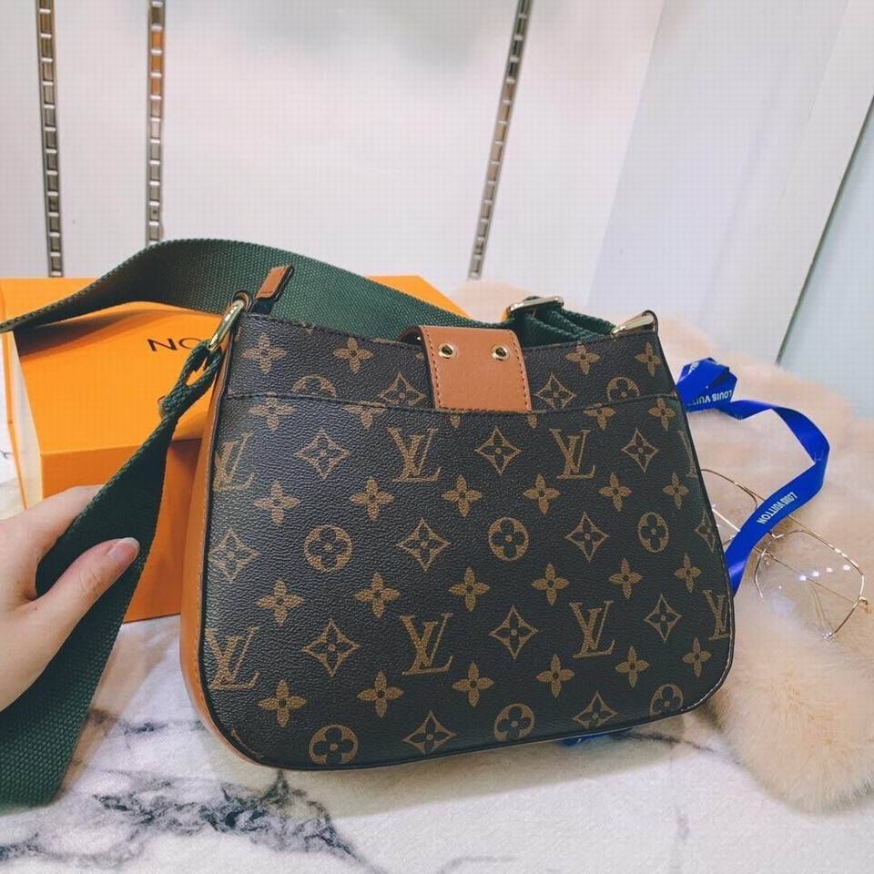 LU Bag Brown Messenger