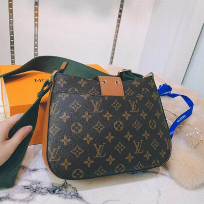 LU Bag Brown Messenger