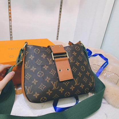 LU Bag Brown Messenger