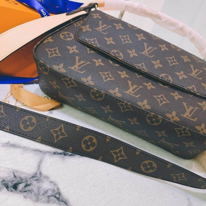 LU Bag Brown