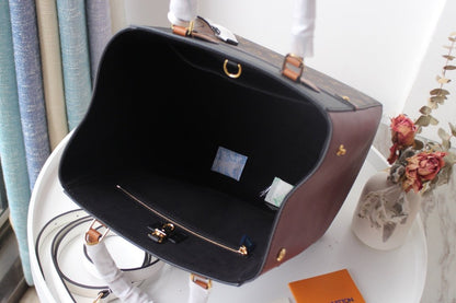 LU Bag Black