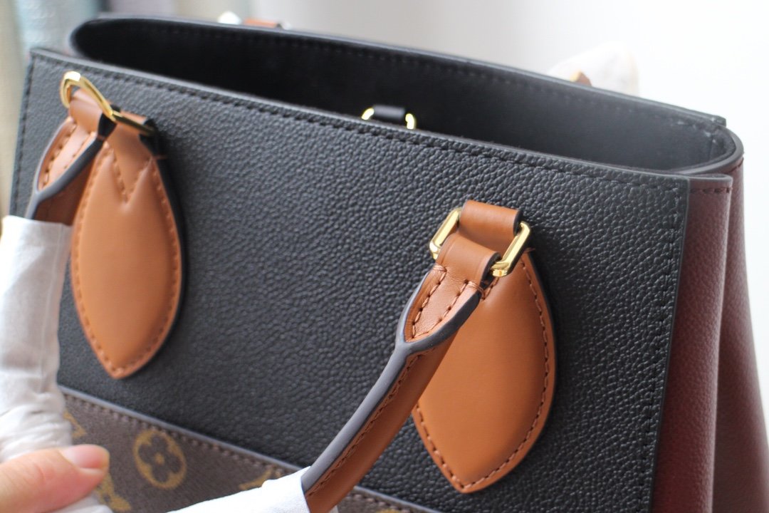 LU Bag Black