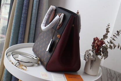 LU Bag Black