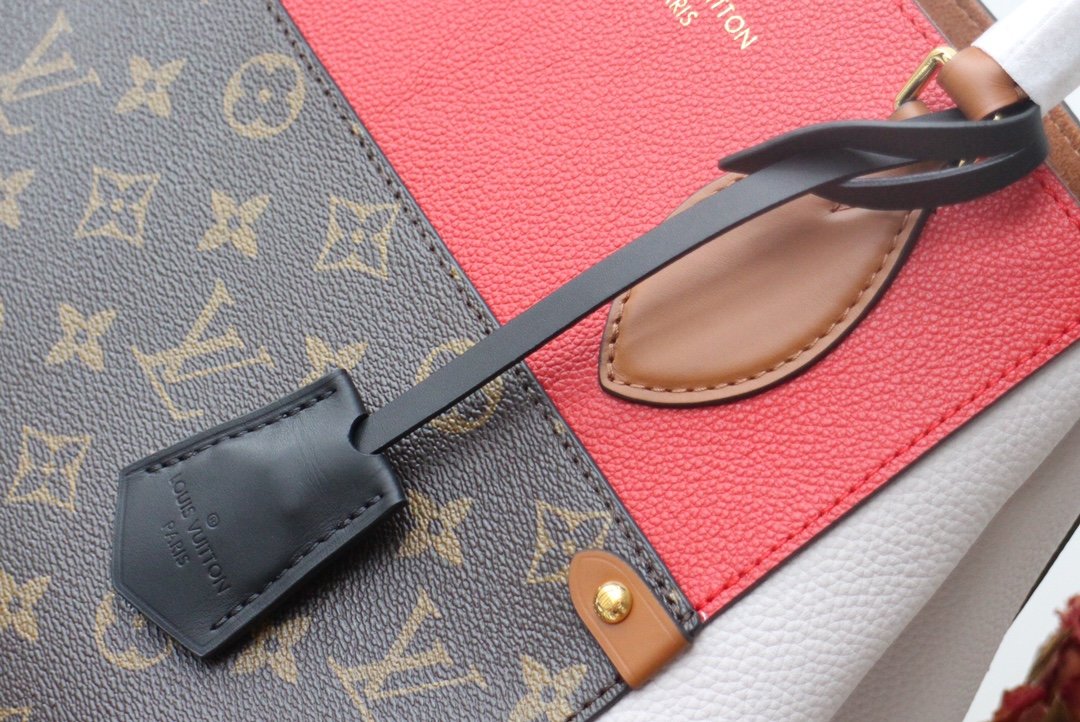 LU Bag Red