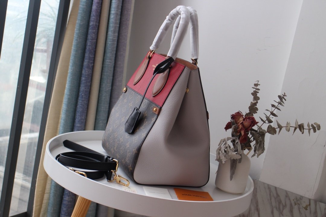 LU Bag Red