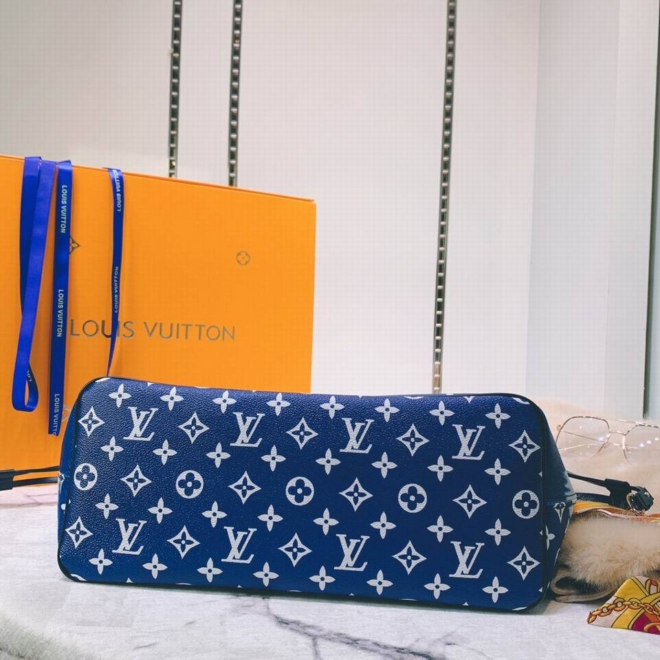 LU Bag Never Blue