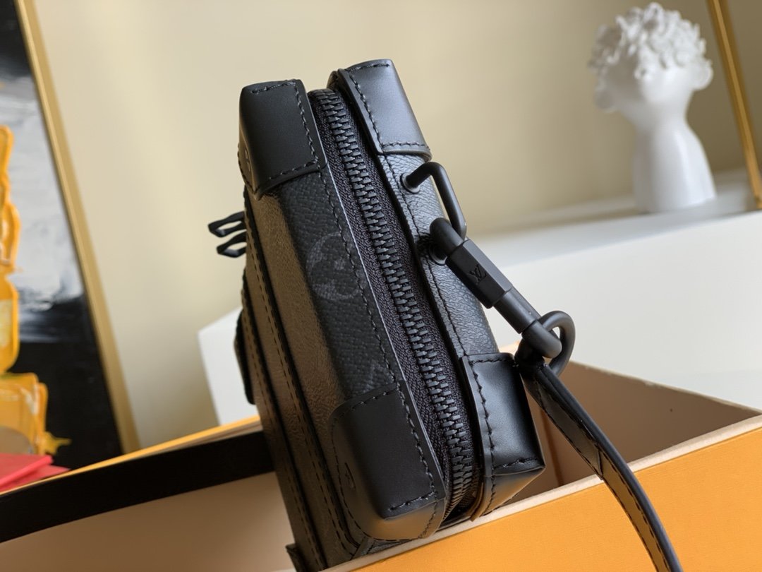 LU Bag  Black 22 cm trunk
