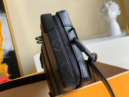 LU Bag  Black 22 cm trunk