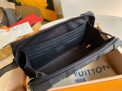 LU Bag  Black 22 cm trunk