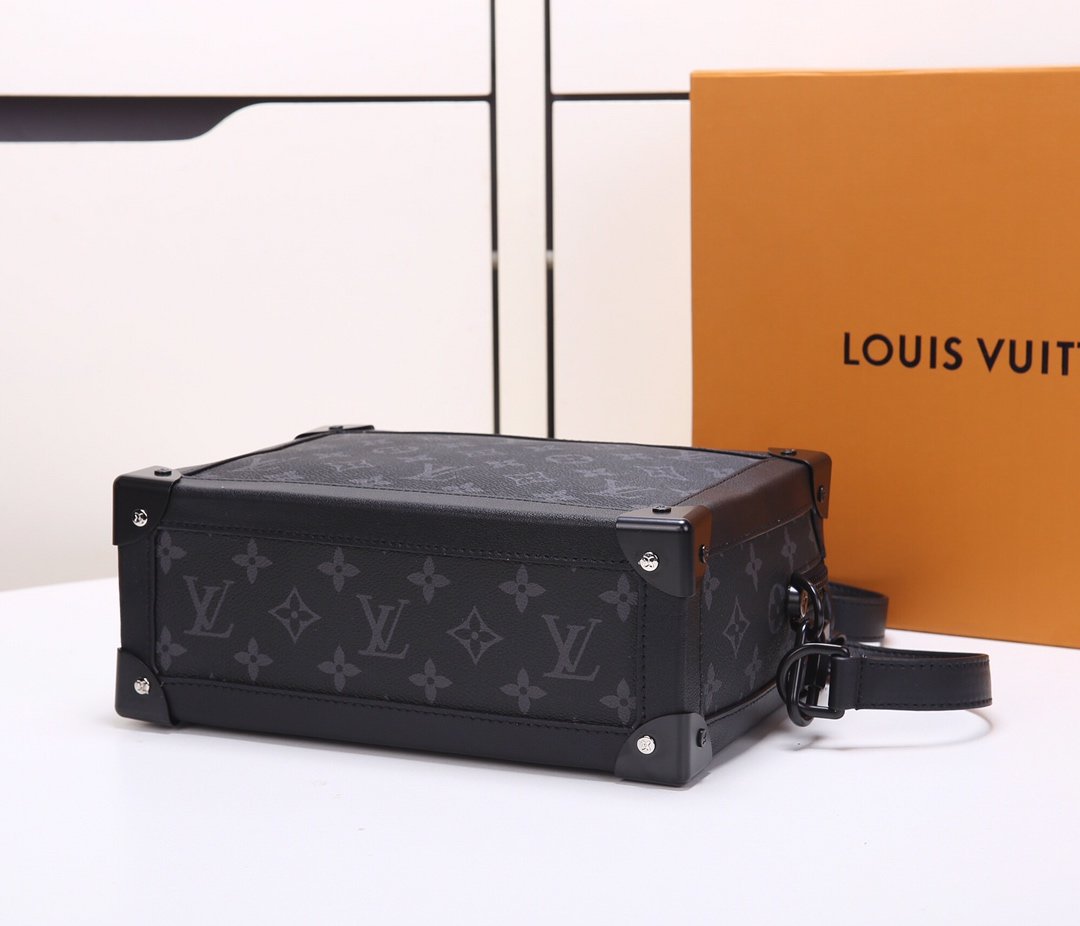LU Bag trunk