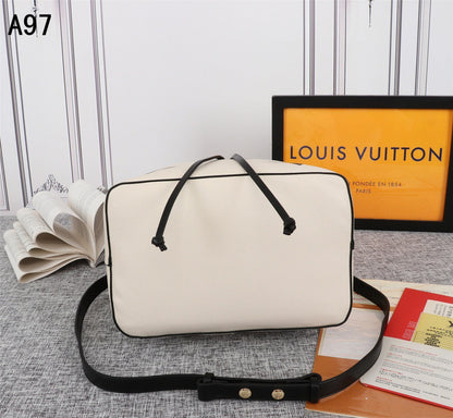 LU Neo Leather E Bag