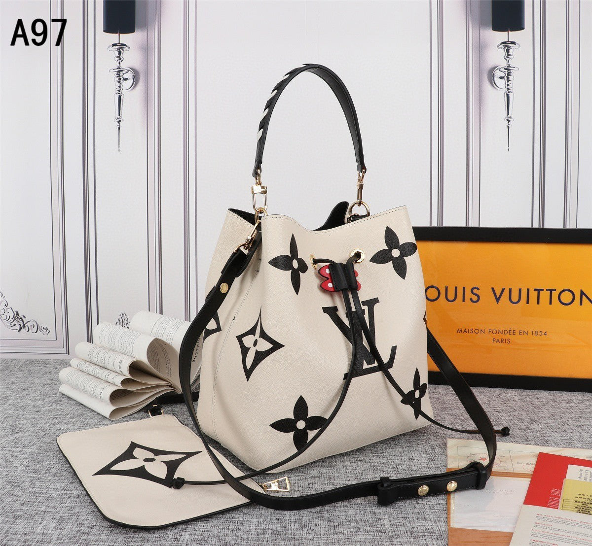 LU Neo Leather E Bag