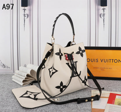 LU Neo Leather E Bag