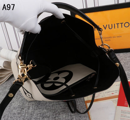 LU Neo Leather E Bag