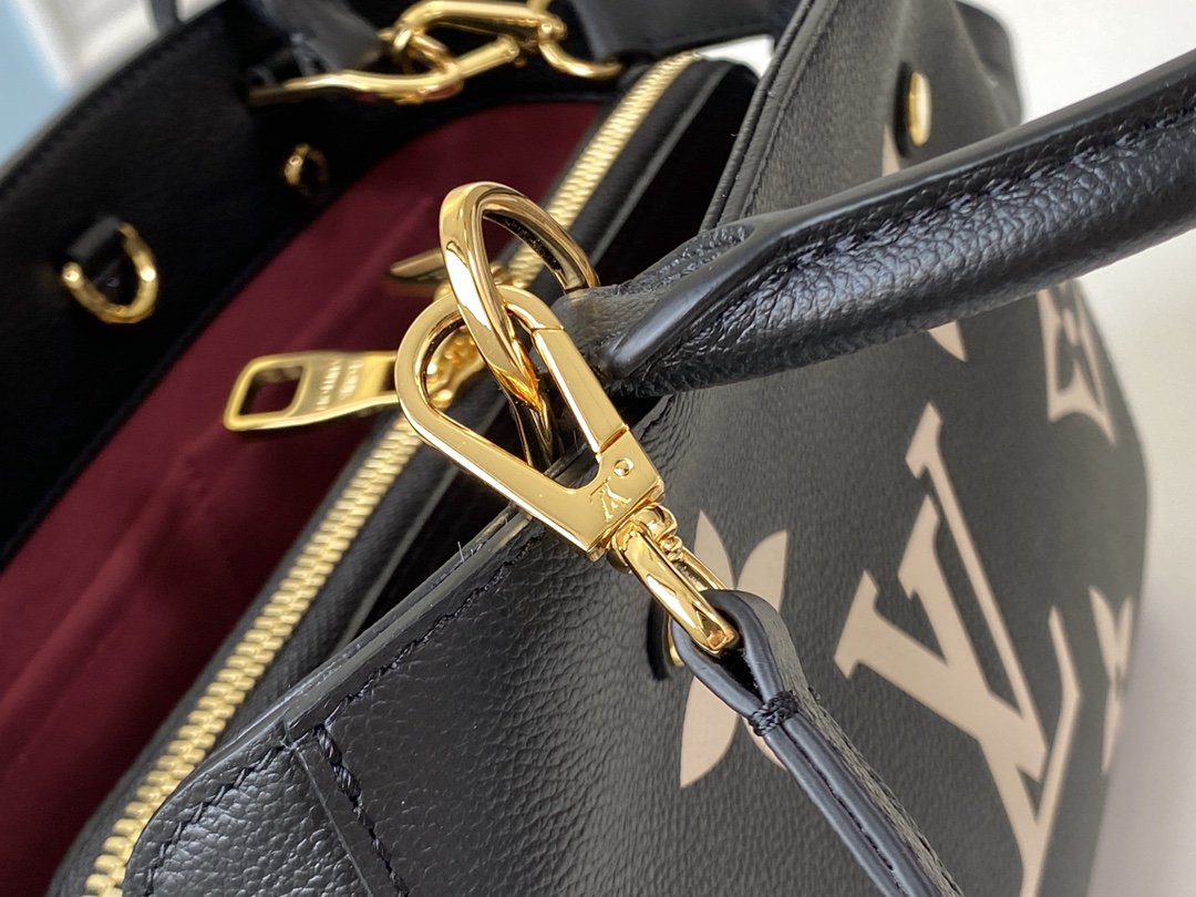 LU Bag Black Logo