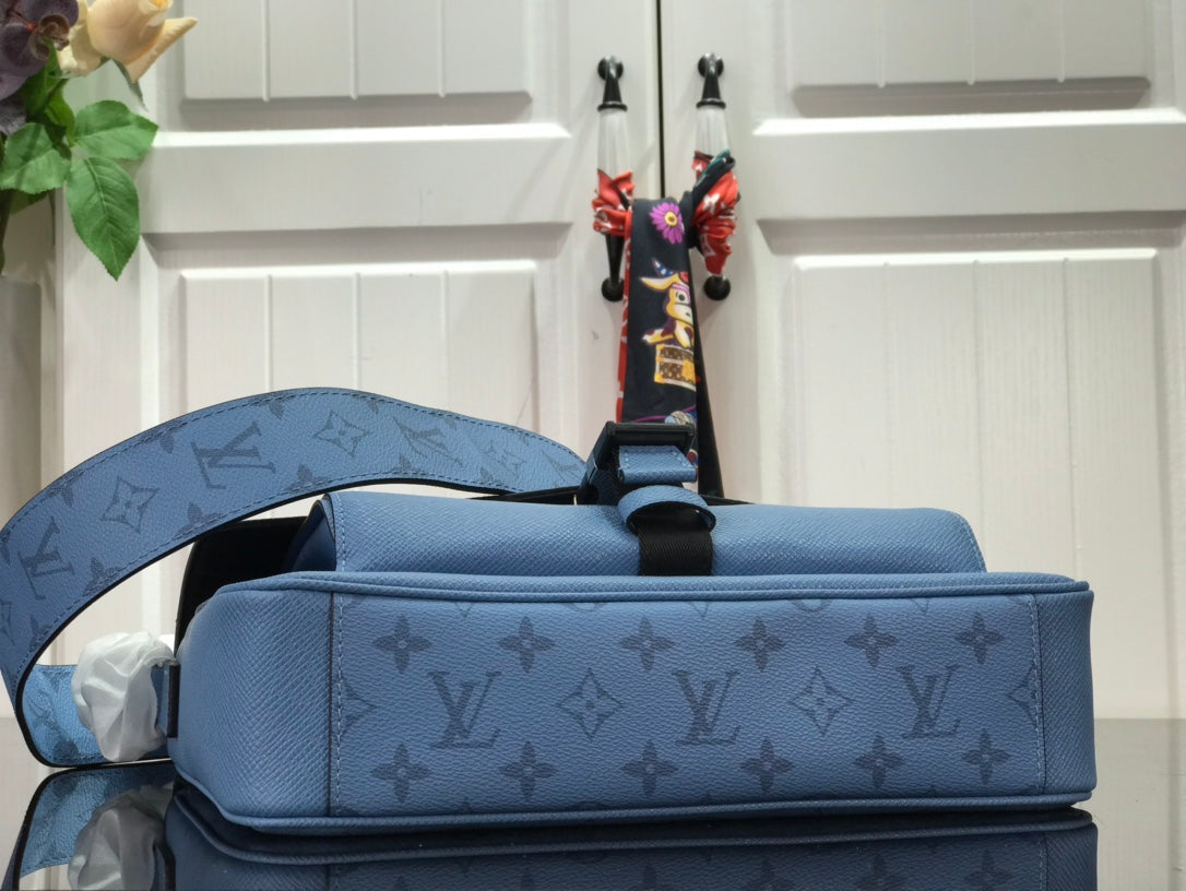 LU Bag Messenger 2 Color 's 28 cm