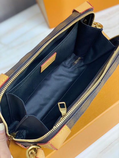 LU   Bag  Messenger 22 cm  Blurry