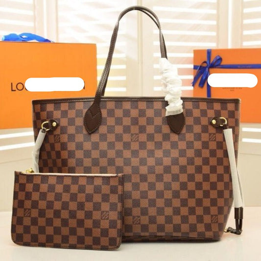 LU Never Leather E Bag