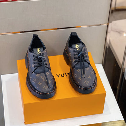 LU  Shoes Man