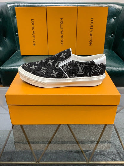 LU Sneakers  Slip On