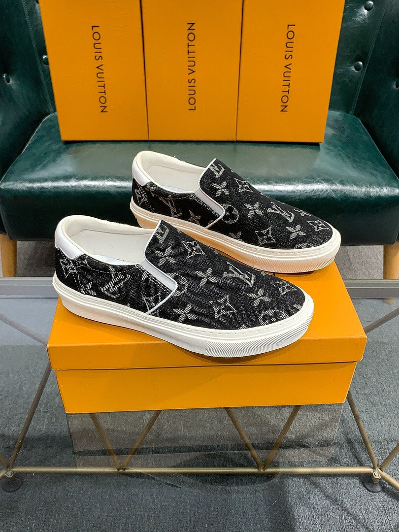 LU Sneakers  Slip On