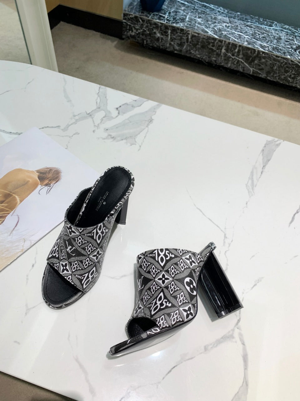LU Slippers Heels