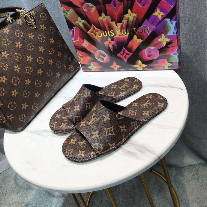 LU Slippers Brown