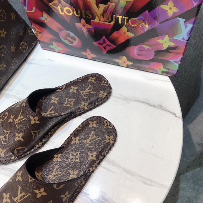 LU Slippers Brown
