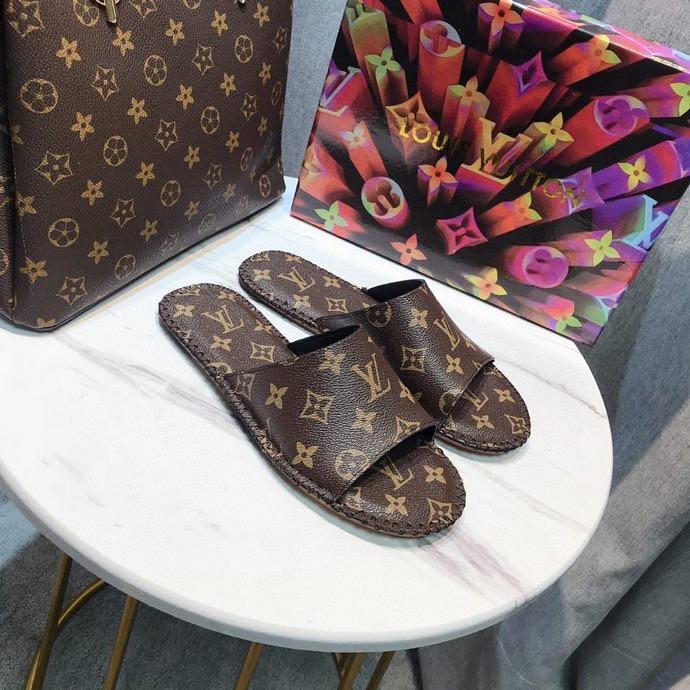 LU Slippers Brown
