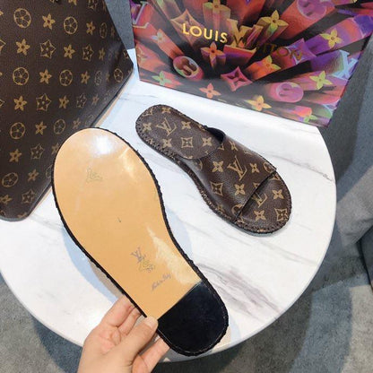 LU Slippers Brown