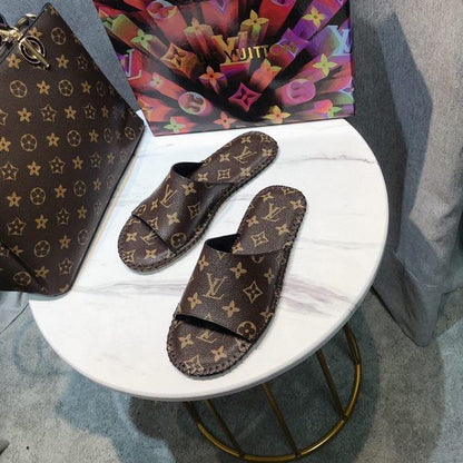 LU Slippers Brown