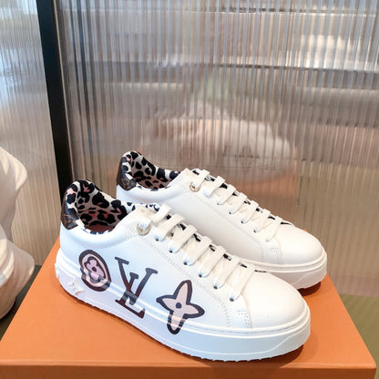 LU Sneakers Time Out