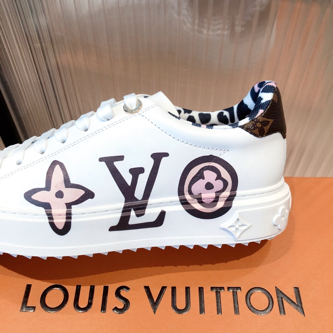 LU Sneakers Time Out