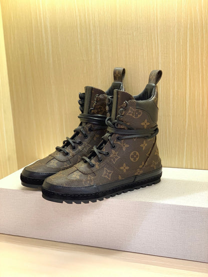 LU  Sneakers High Monogram