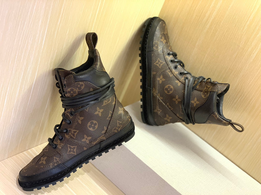 LU  Sneakers High Monogram