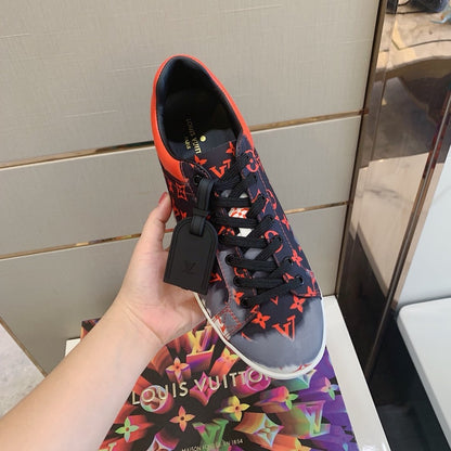 LU Sneakers