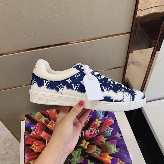 LU  Sneakers