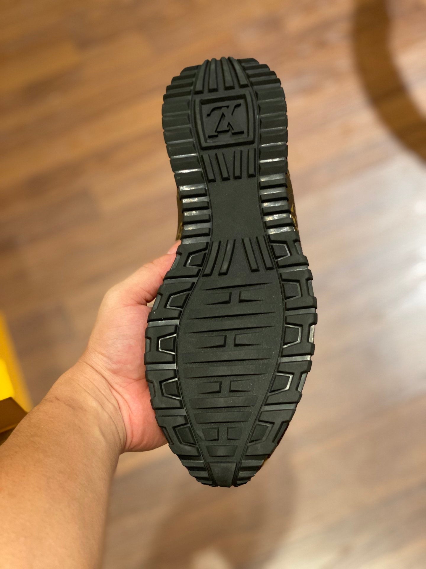 LU Sneakers Brown Black