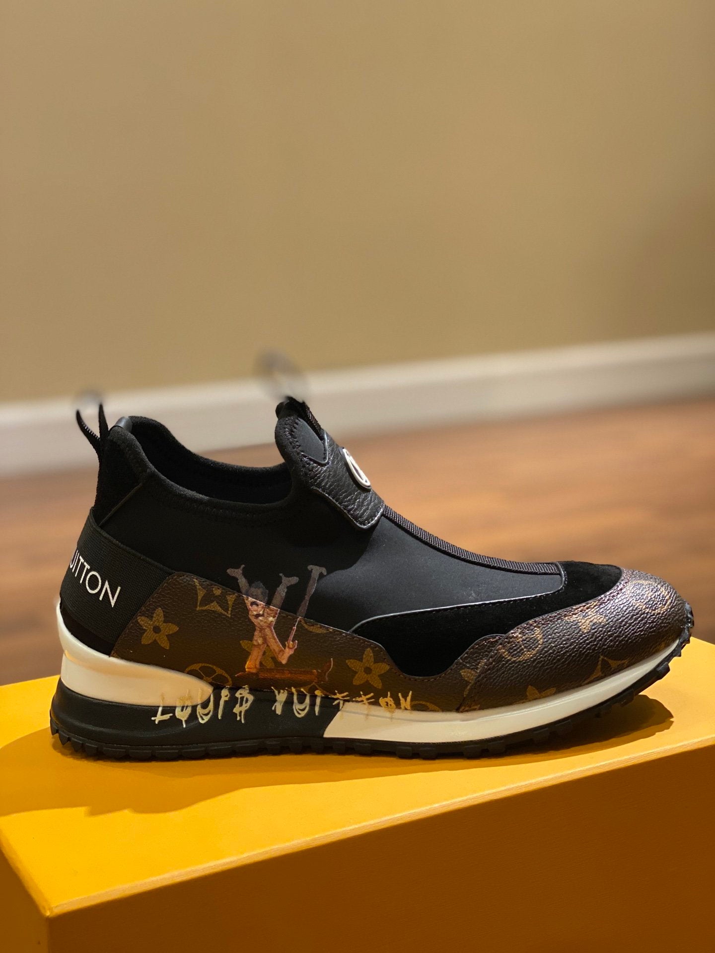 LU Sneakers Brown Black