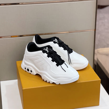 LU Sneakers Low Millennium