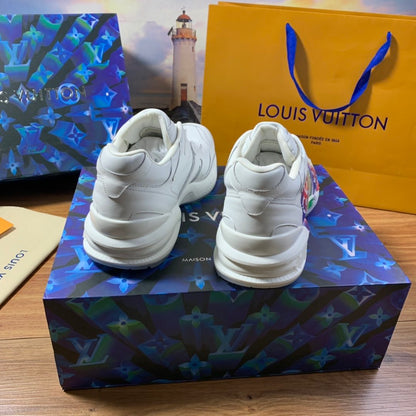 LU  Sneakers  Logo