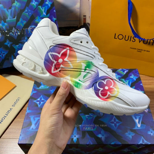 LU  Sneakers  Logo