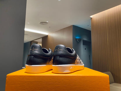 LU Sneakers  Run Away