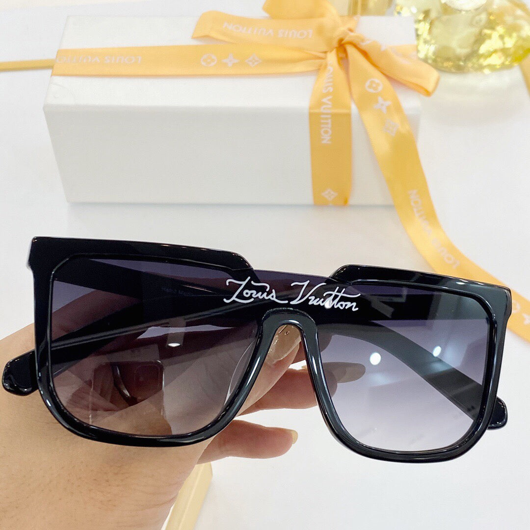 LU  Sunglasses
