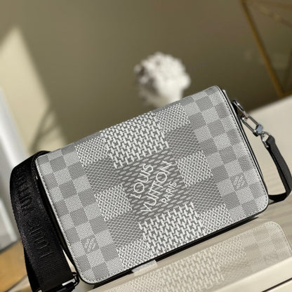 LU Bag 24 Cm Messenger White