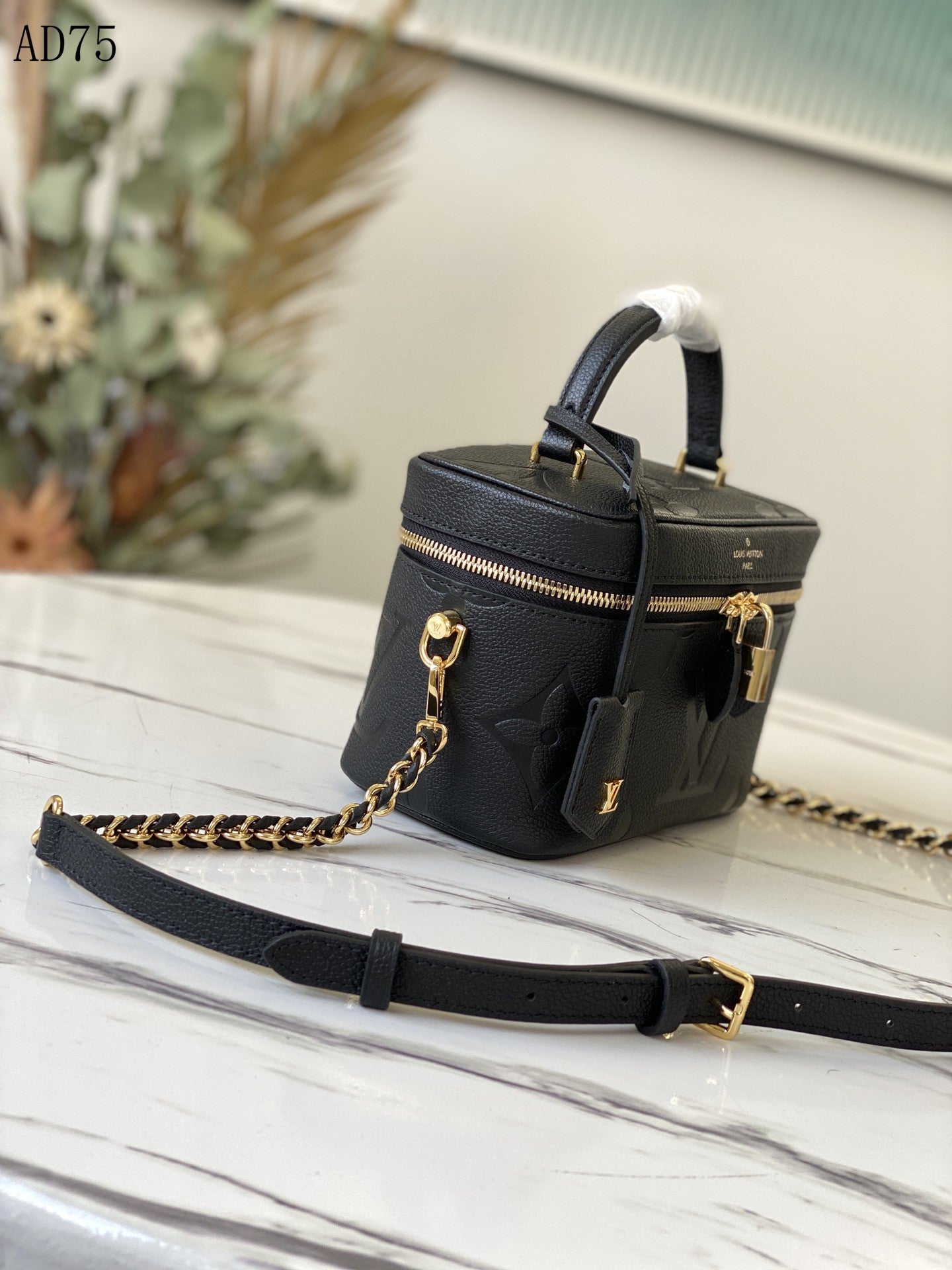 LU  Bag Vanity 19 cm Black
