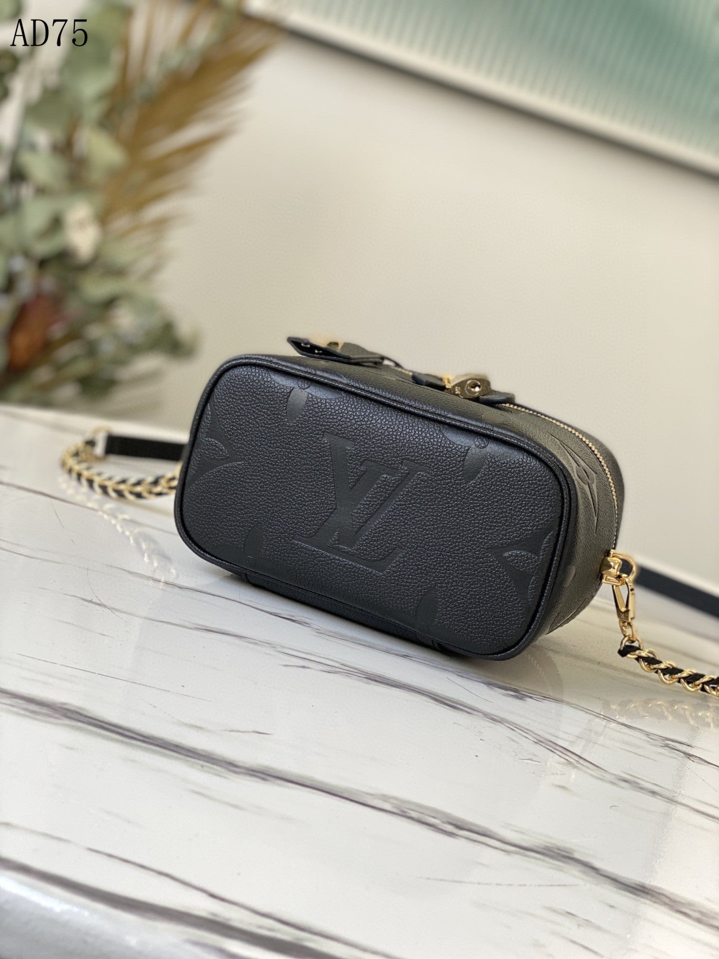 LU  Bag Vanity 19 cm Black