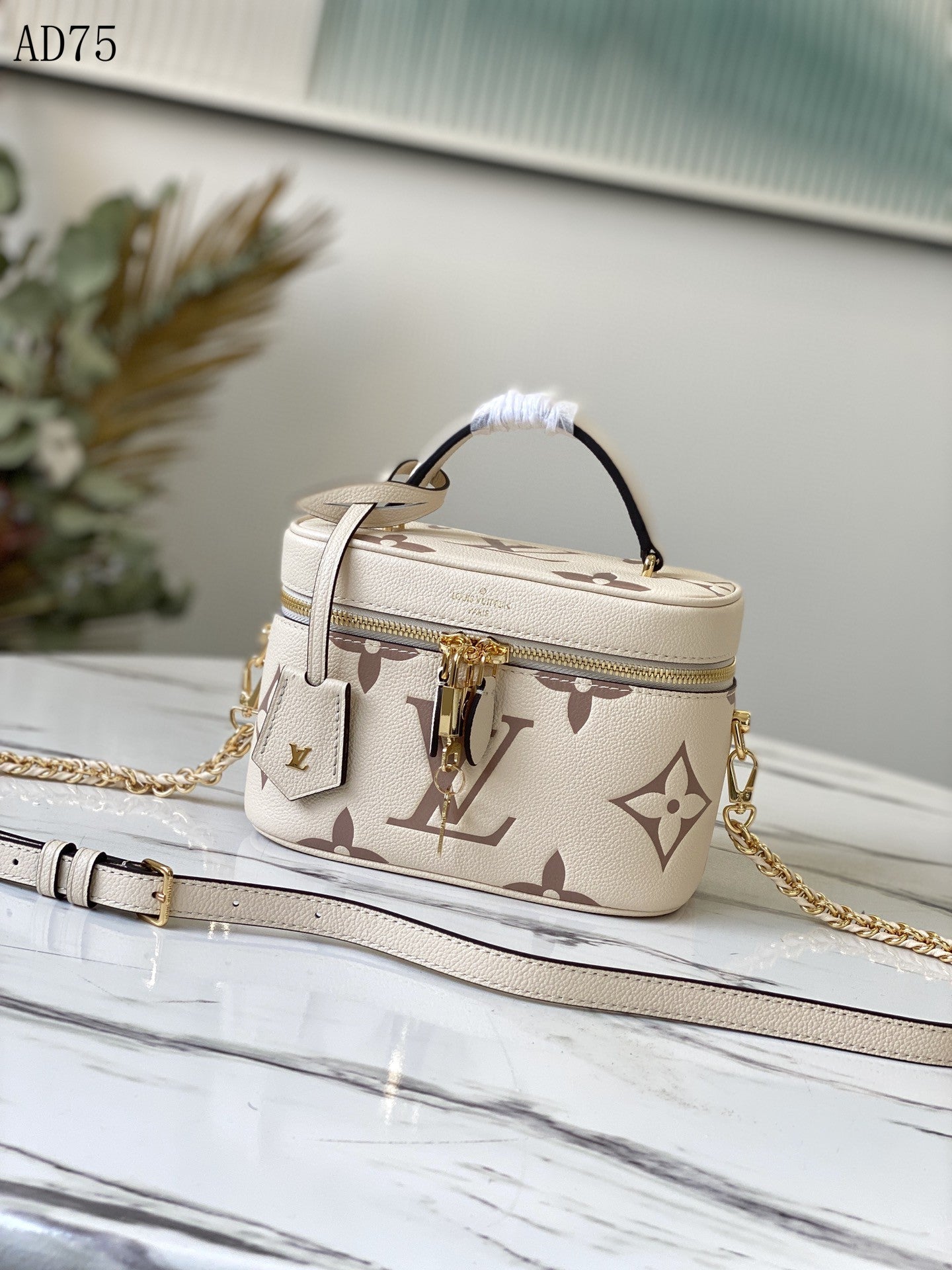 LU  Bag Vanity 19 cm White