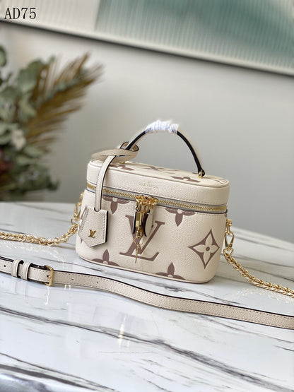 LU  Bag Vanity 19 cm White
