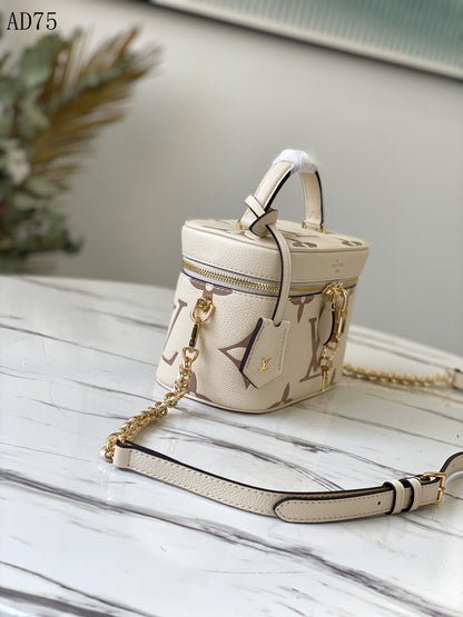 LU  Bag Vanity 19 cm White